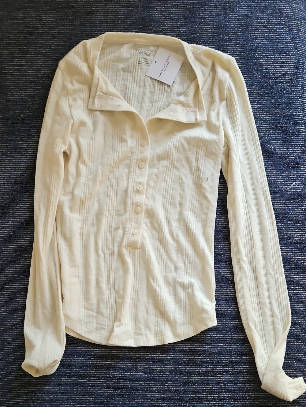 American Eagle Outfitters Cream Ribbed Button-Front Long Sleeve Top
